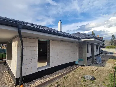 Cenník pokládky zámkovej dlažby – príprava podkladu a realizácia exteriéru